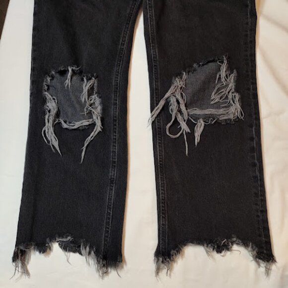 WE THE FREE Black Distressed Cropped Jean Straight Mid Rise Boho Grunge Soft 28 - Picture 6 of 15